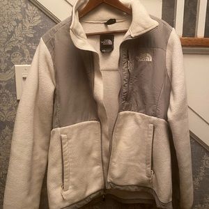 NorthFace - White - Women's M